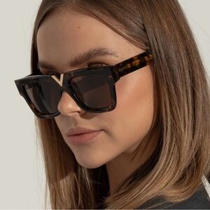 New! Valentino V GOLD I VLS 162B, Tortoise Shell Sunglasses, Authentic